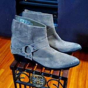 Vintage 7 Suede brown boots size 9